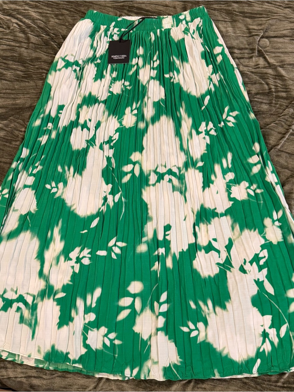 Simply Vera Vera Wang Green and White Pleated Floral Midi Skirt